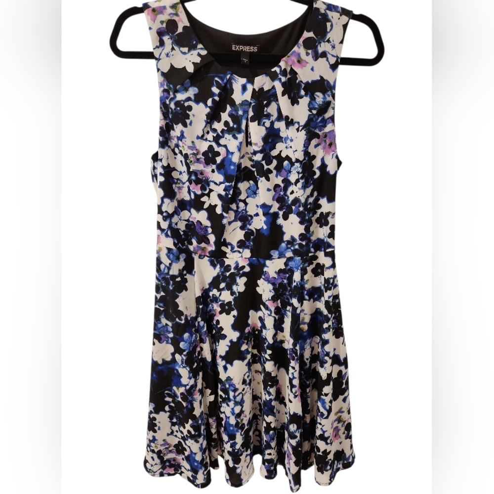 Express Floral Pleated Bust Midi Dress